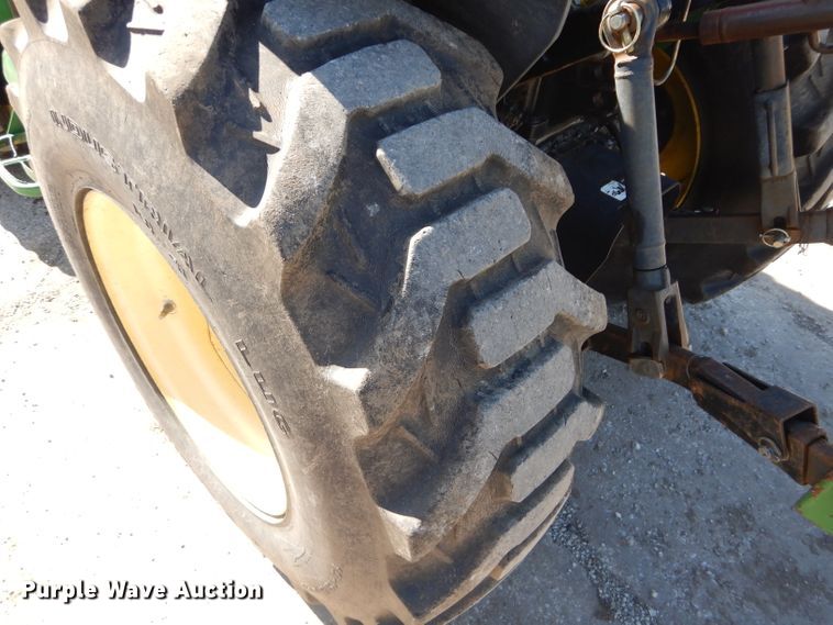 image for item GJ9904 2006 John Deere 3320 MFWD tractor