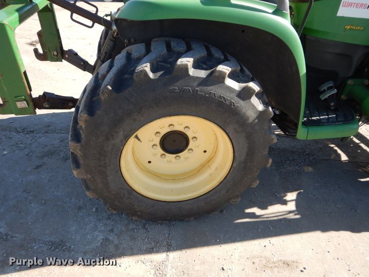 image for item GJ9904 2006 John Deere 3320 MFWD tractor