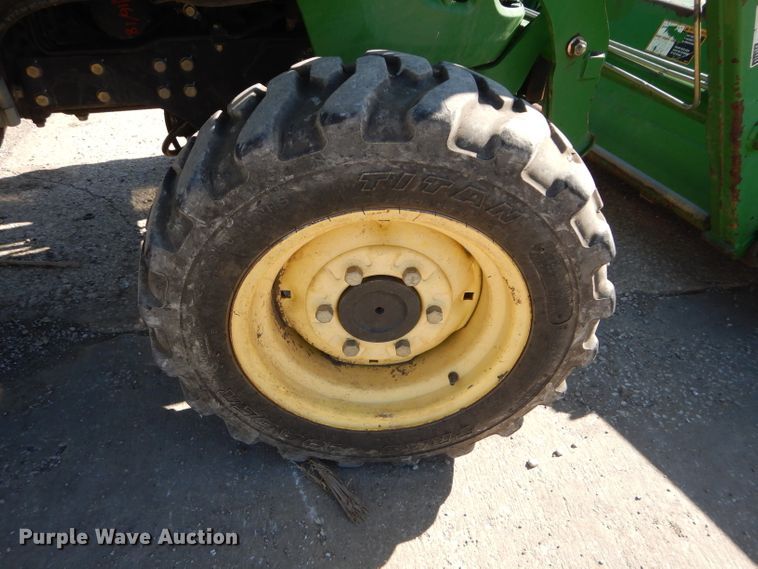 image for item GJ9904 2006 John Deere 3320 MFWD tractor