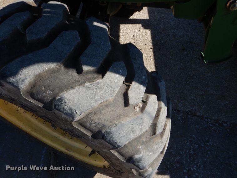 image for item GJ9904 2006 John Deere 3320 MFWD tractor