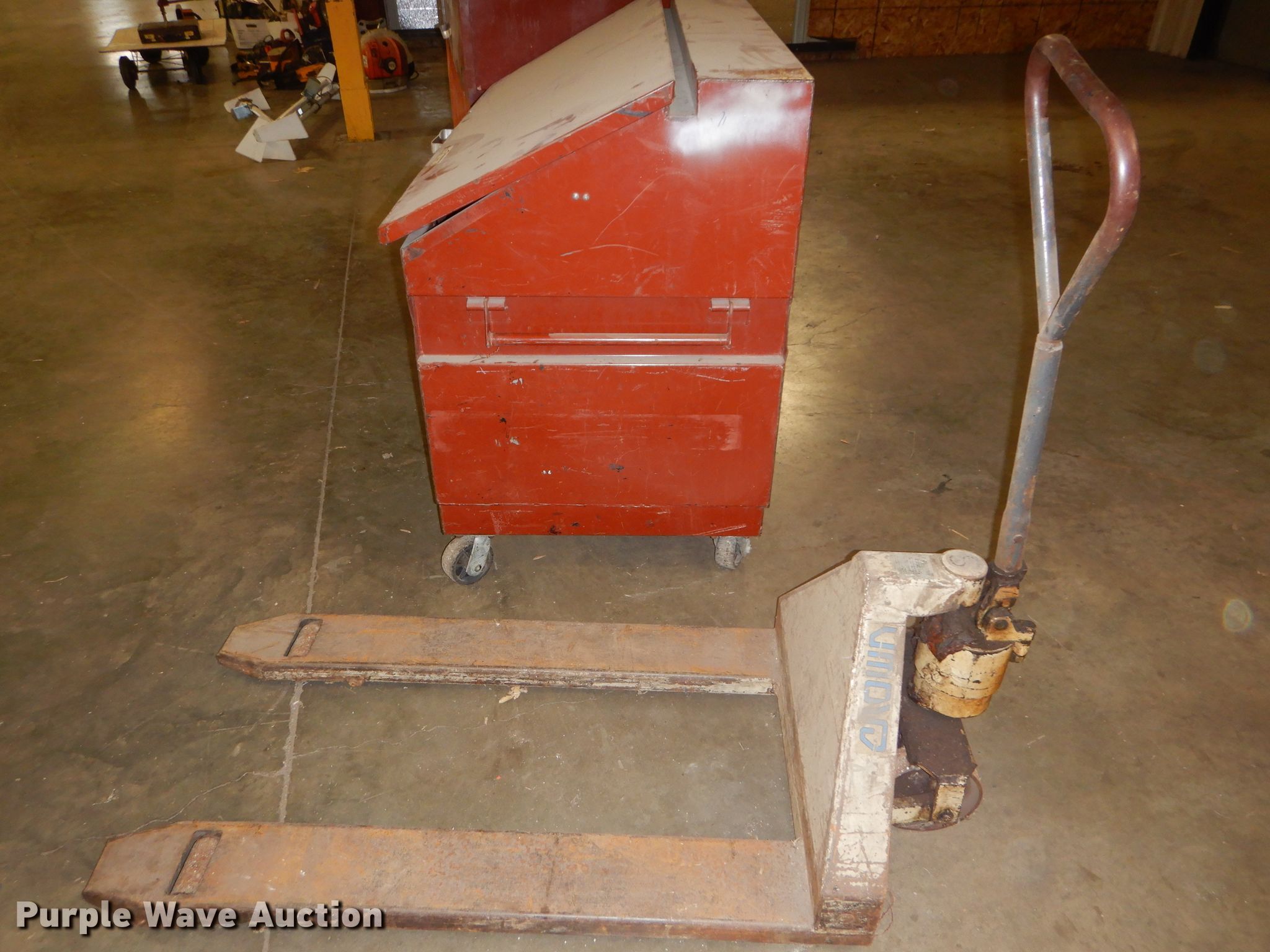 Tools in Kansas City, KS Item GJ9979 sold Purple Wave