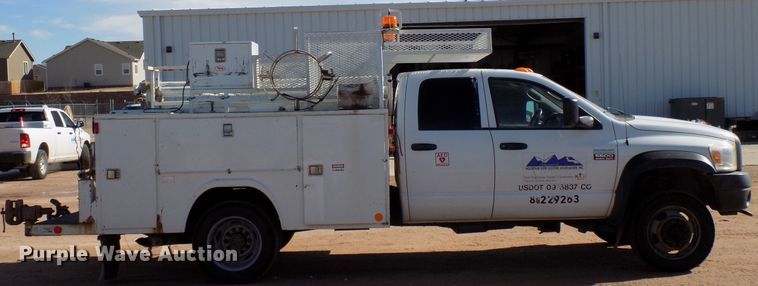 image for item DD6052 2008 Dodge Ram 5500 utility bed truck