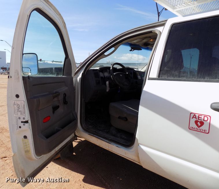 image for item DD6052 2008 Dodge Ram 5500 utility bed truck