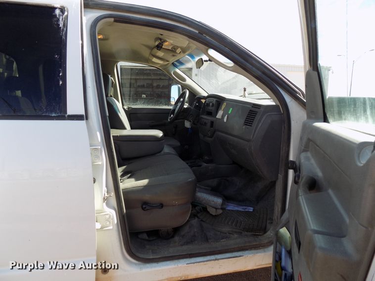 image for item DD6052 2008 Dodge Ram 5500 utility bed truck