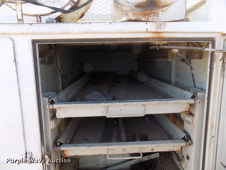 image for item DD6052 2008 Dodge Ram 5500 utility bed truck