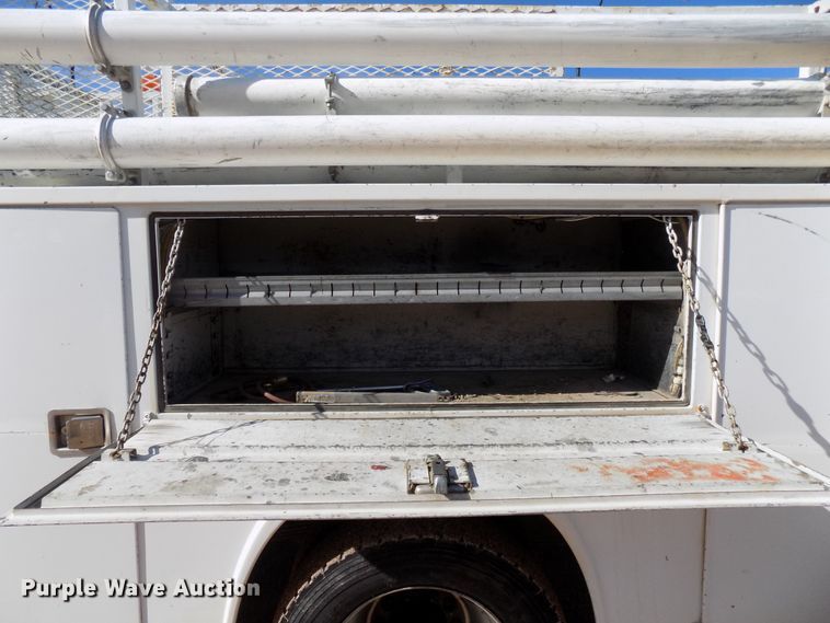 image for item DD6052 2008 Dodge Ram 5500 utility bed truck