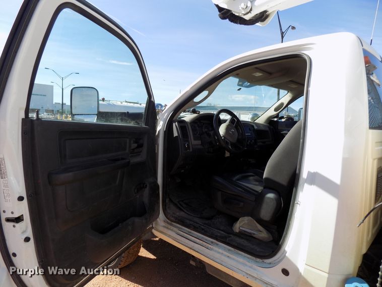 image for item DD6053 2011 Dodge Ram 5500 bucket truck