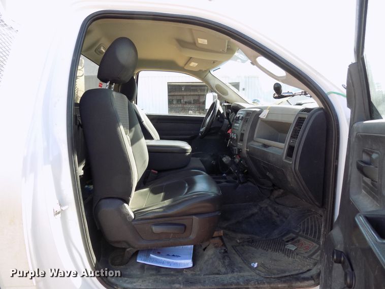 image for item DD6053 2011 Dodge Ram 5500 bucket truck