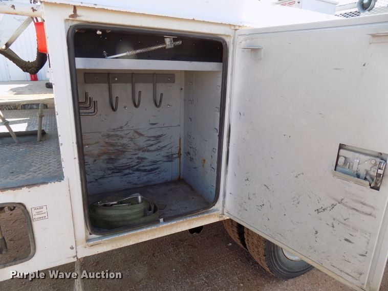 image for item DD6053 2011 Dodge Ram 5500 bucket truck