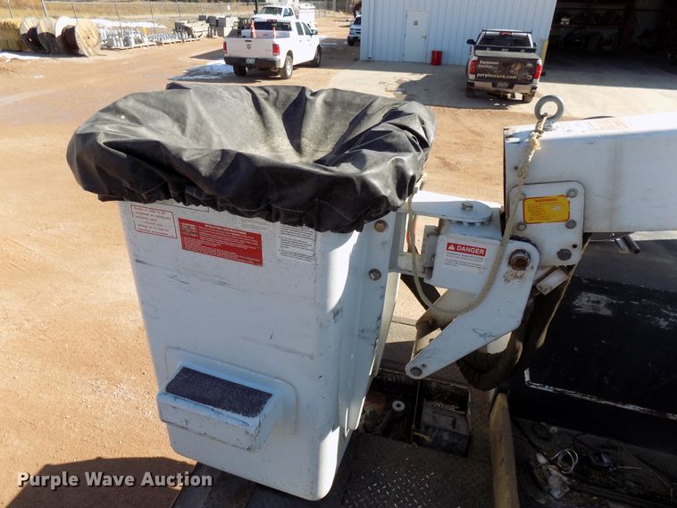 image for item DD6053 2011 Dodge Ram 5500 bucket truck