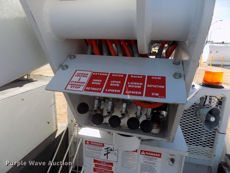 image for item DD6053 2011 Dodge Ram 5500 bucket truck