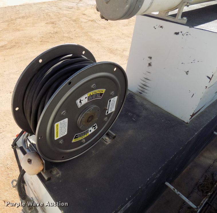 image for item DD6053 2011 Dodge Ram 5500 bucket truck