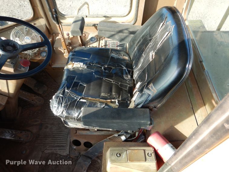 image for item DE4032 1981 Caterpillar 950B wheel loader