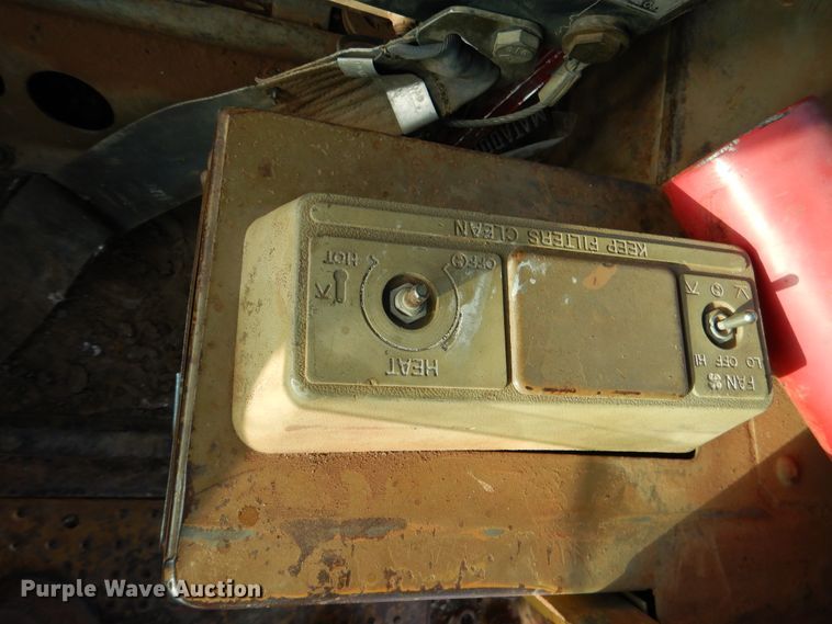 image for item DE4032 1981 Caterpillar 950B wheel loader