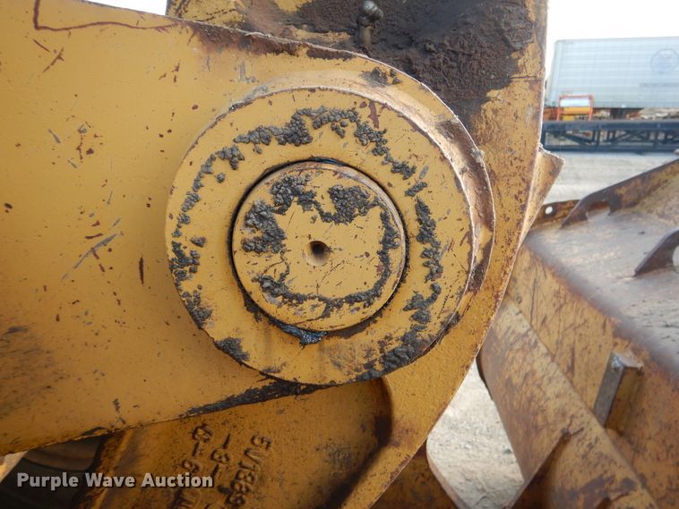 image for item DE4032 1981 Caterpillar 950B wheel loader