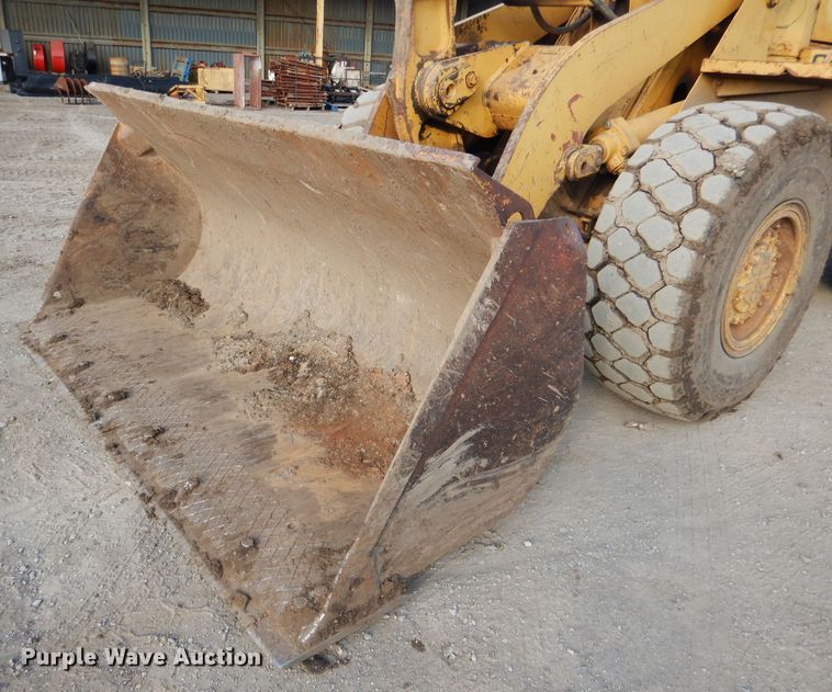 image for item DE4032 1981 Caterpillar 950B wheel loader