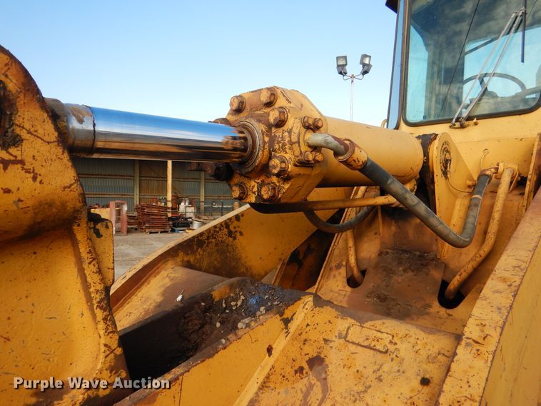image for item DE4032 1981 Caterpillar 950B wheel loader