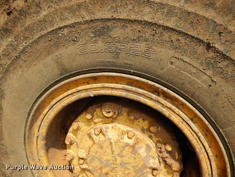 image for item DE4032 1981 Caterpillar 950B wheel loader