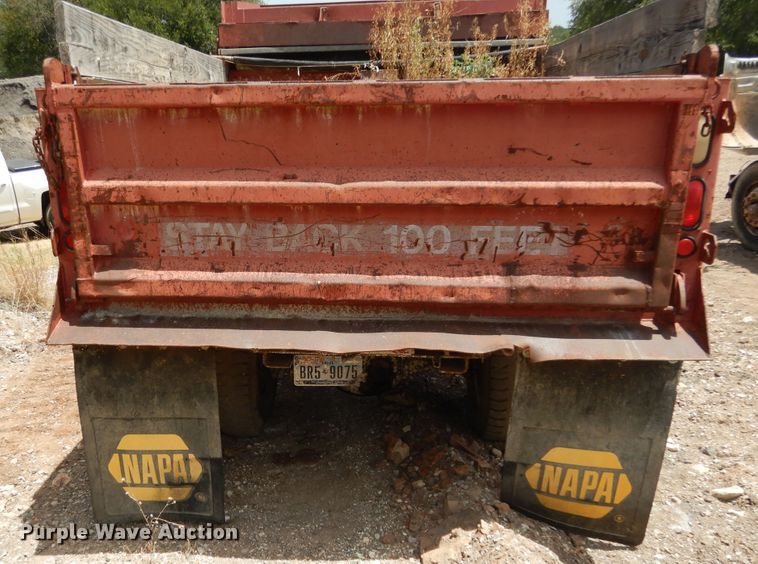 image for item DF2569 1980 GMC dump truck