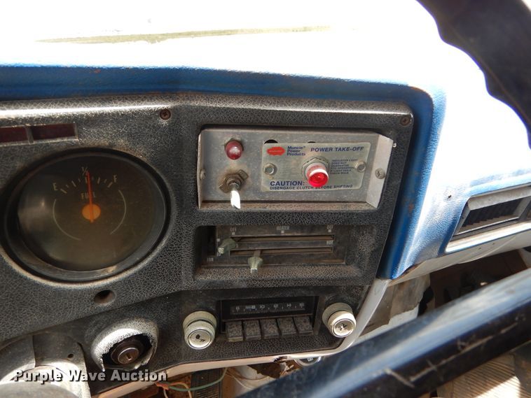 image for item DF2569 1980 GMC dump truck