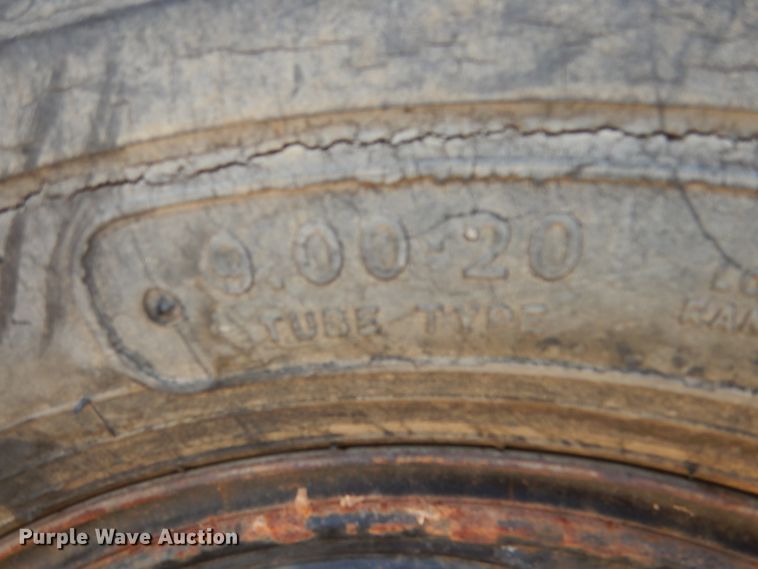 image for item DF2569 1980 GMC dump truck