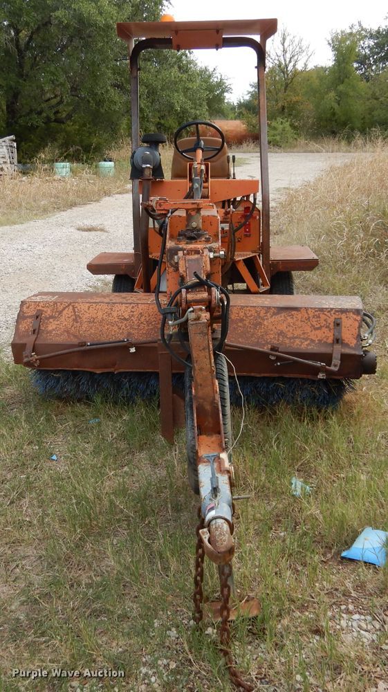 image for item DF2590 1990 Laymor 6HB broom