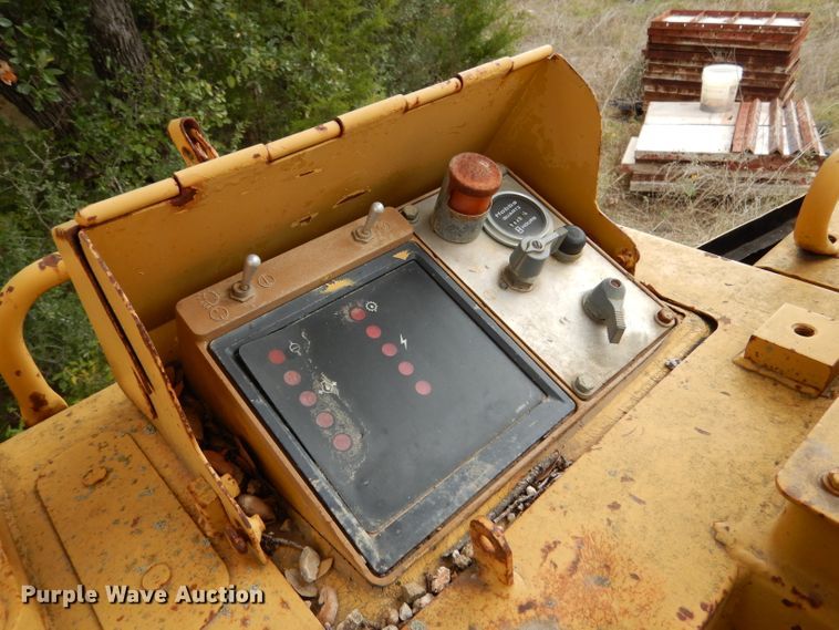 image for item DF2591 Caterpillar 943 track loader