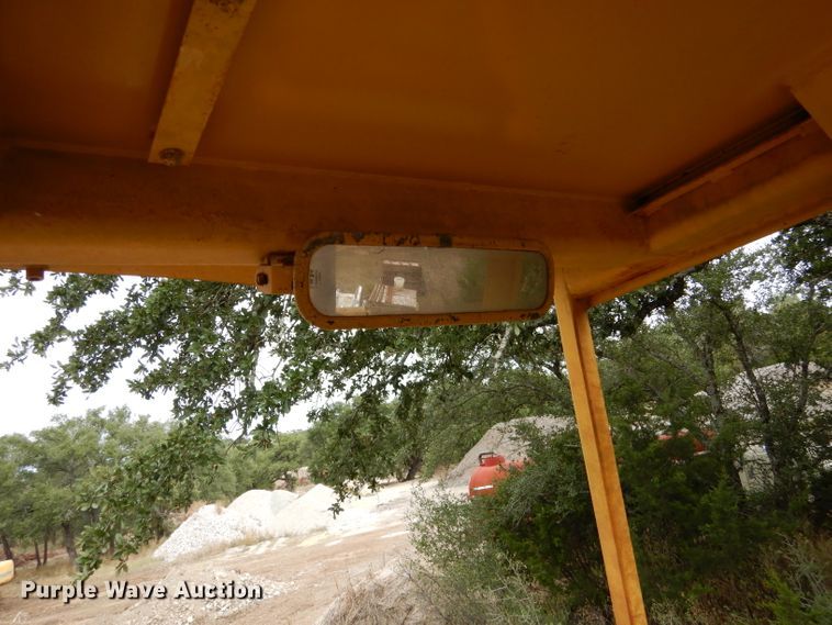 image for item DF2591 Caterpillar 943 track loader