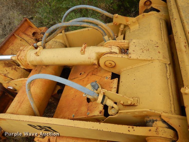 image for item DF2591 Caterpillar 943 track loader