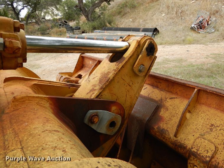 image for item DF2591 Caterpillar 943 track loader