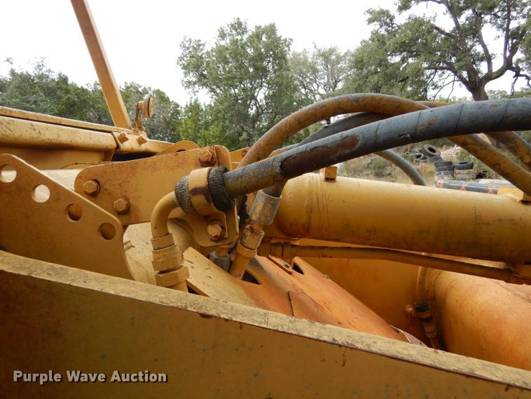 image for item DF2591 Caterpillar 943 track loader