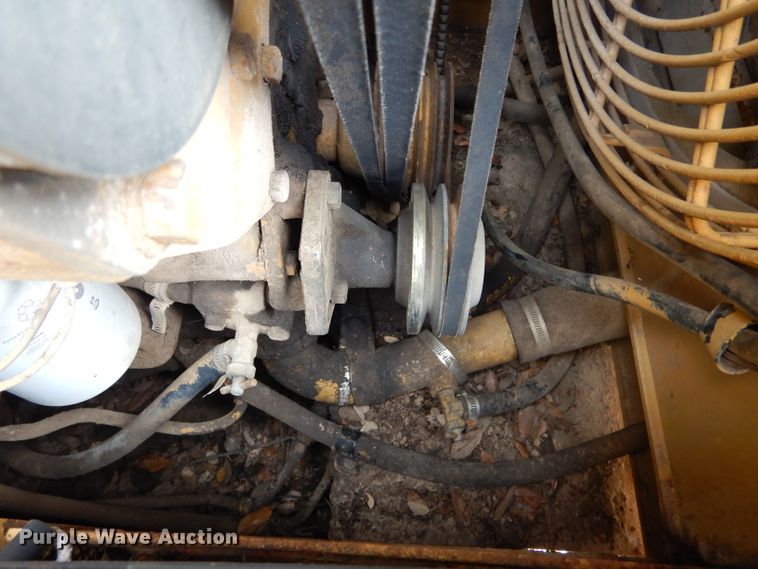 image for item DF2591 Caterpillar 943 track loader