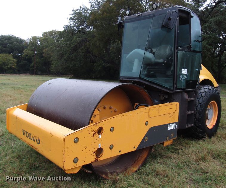 image for item DG6657 2009 Volvo SD100D single drum vibratory roller