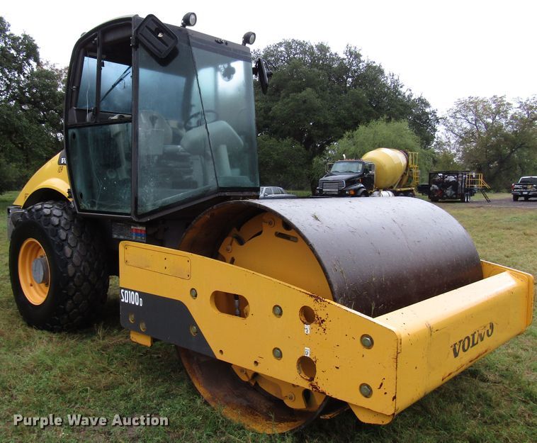 image for item DG6657 2009 Volvo SD100D single drum vibratory roller