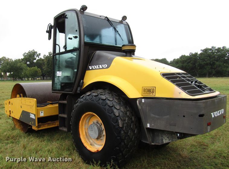 image for item DG6657 2009 Volvo SD100D single drum vibratory roller