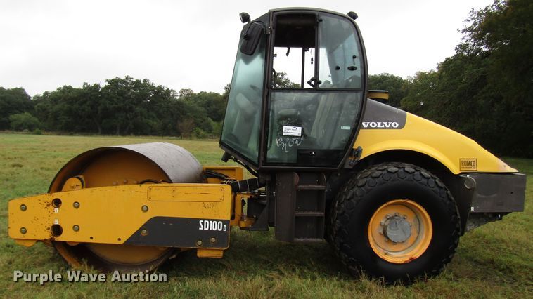 image for item DG6657 2009 Volvo SD100D single drum vibratory roller