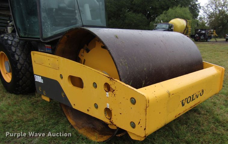 image for item DG6657 2009 Volvo SD100D single drum vibratory roller