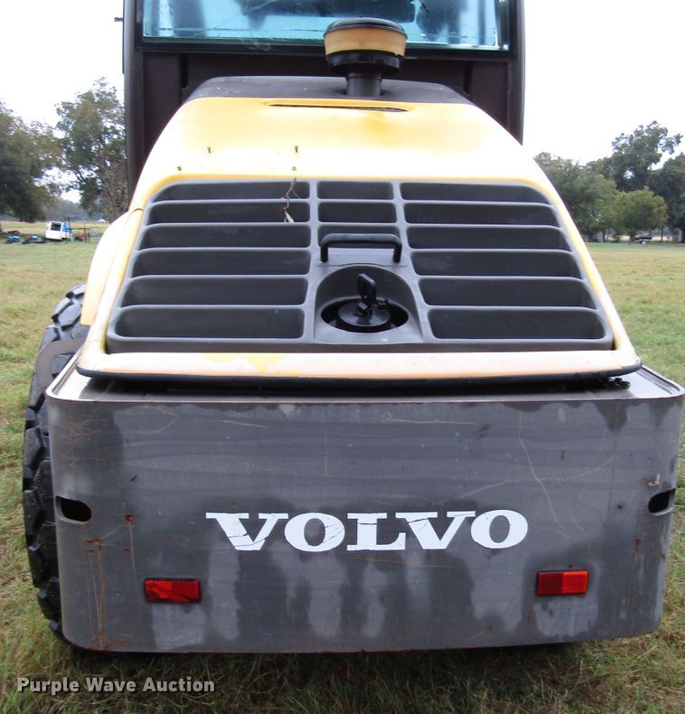 image for item DG6657 2009 Volvo SD100D single drum vibratory roller