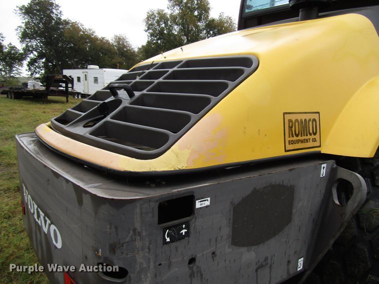 image for item DG6657 2009 Volvo SD100D single drum vibratory roller