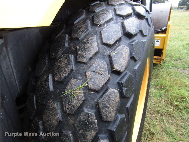 image for item DG6657 2009 Volvo SD100D single drum vibratory roller