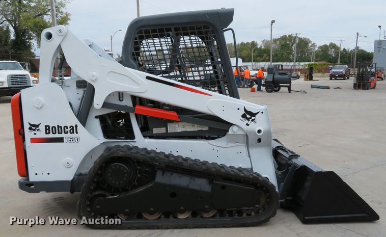 image for item DH1634 2015 Bobcat T590 skid steer