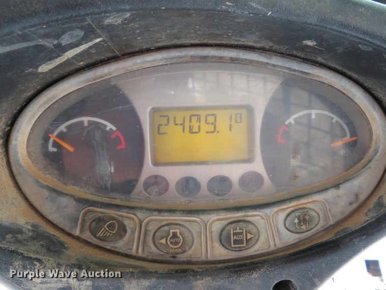 image for item DH1634 2015 Bobcat T590 skid steer