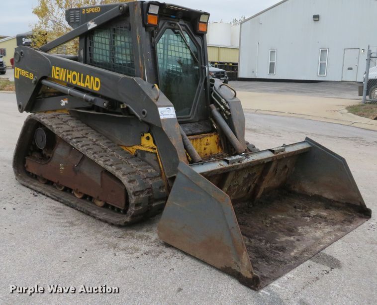 image for item DH1660 2005 New Holland LT185B skid steer