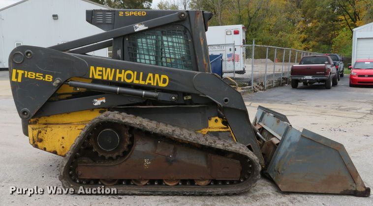 image for item DH1660 2005 New Holland LT185B skid steer