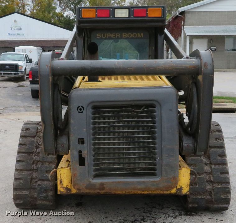 image for item DH1660 2005 New Holland LT185B skid steer