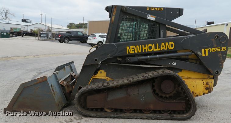 image for item DH1660 2005 New Holland LT185B skid steer