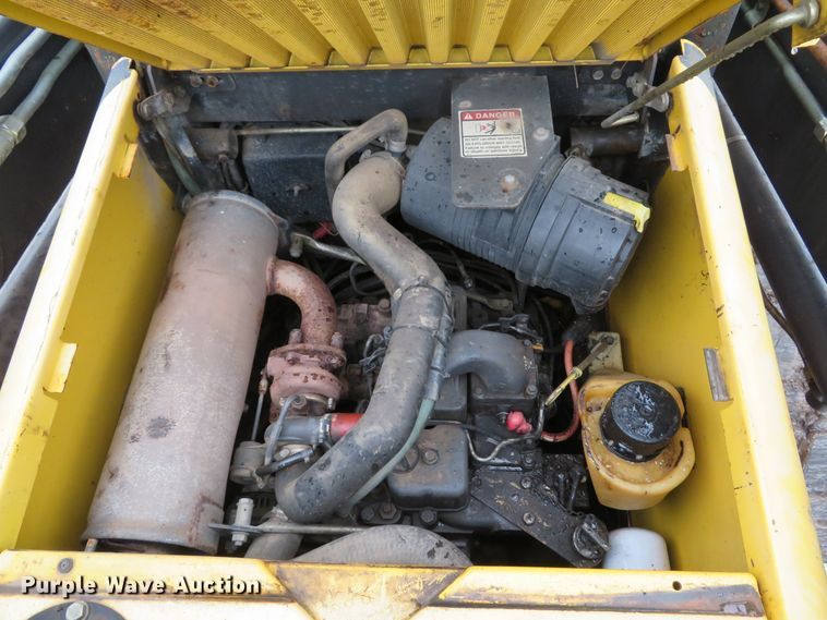 image for item DH1660 2005 New Holland LT185B skid steer