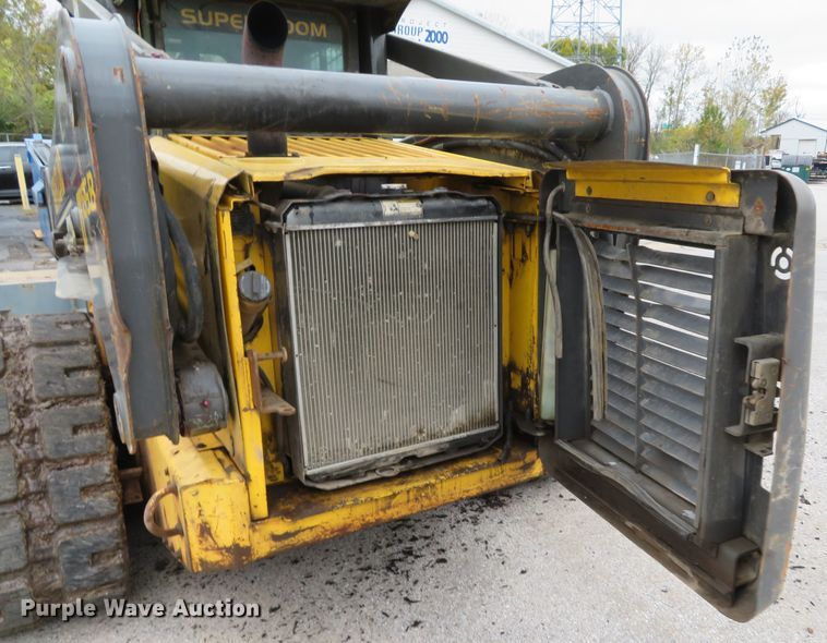 image for item DH1660 2005 New Holland LT185B skid steer