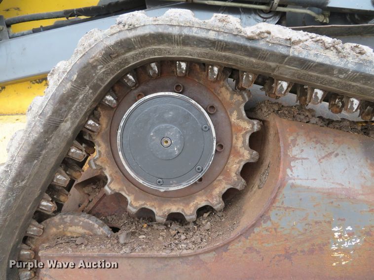 image for item DH1660 2005 New Holland LT185B skid steer