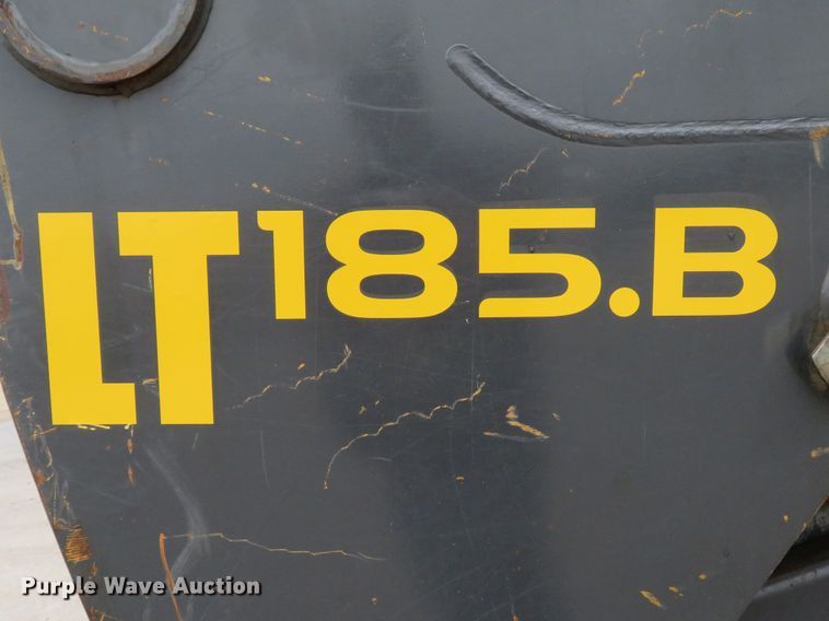 image for item DH1660 2005 New Holland LT185B skid steer